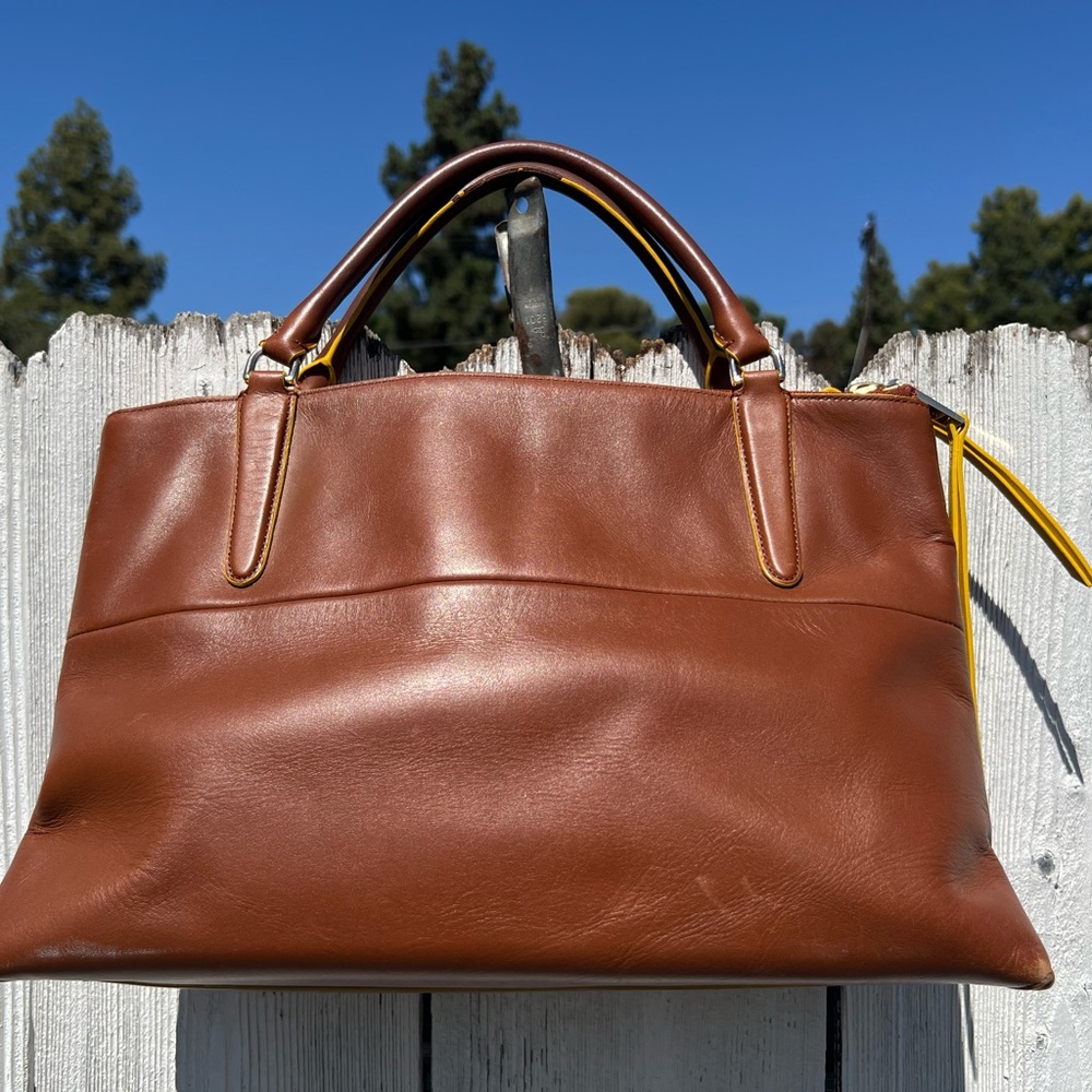 Coach Borough in Edgepaint  - A1493-30982 - Picture 5 of 16